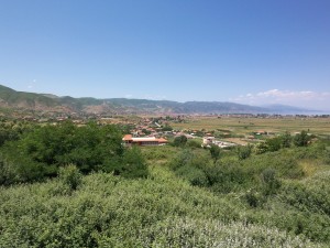 Blick auf Pogradec und den Ohrid-See